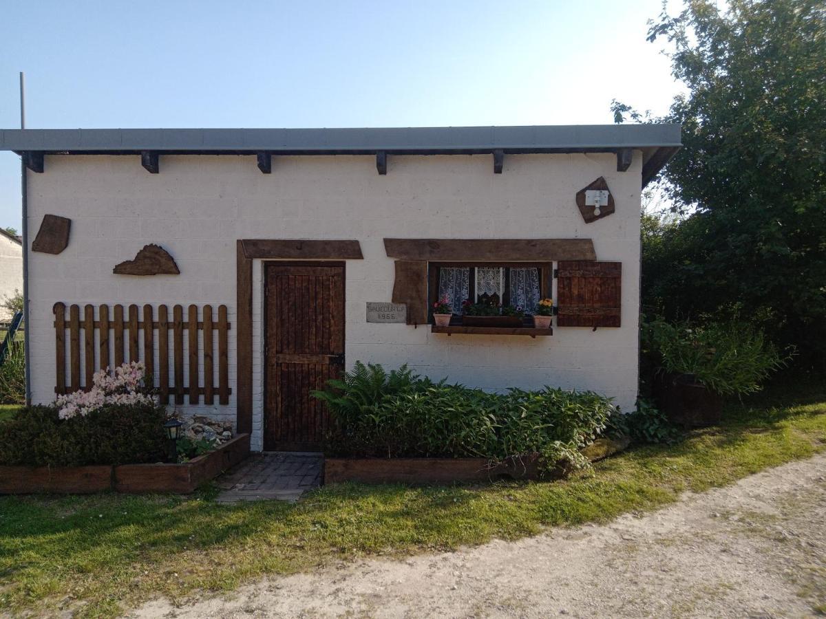 La Tiote Roulotte Hotell Marquigny Exteriör bild